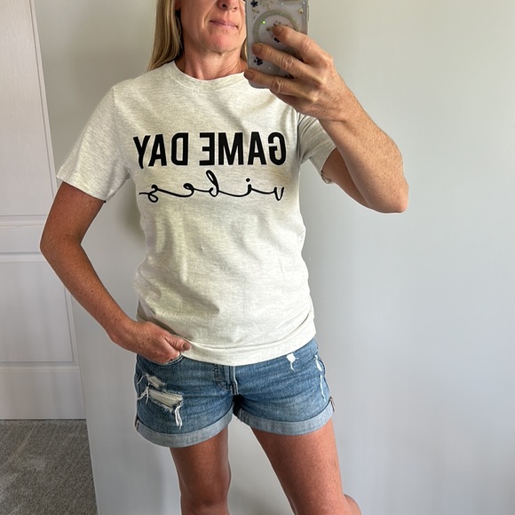 ‘Game Day Vibes’ Short Sleeve Graphic Tee - Picture 2 of 7